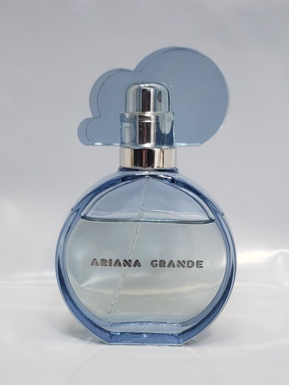 Ariana Grande Cloud Perfume Eau De Parfum Spray 1.0 FL. OZ.